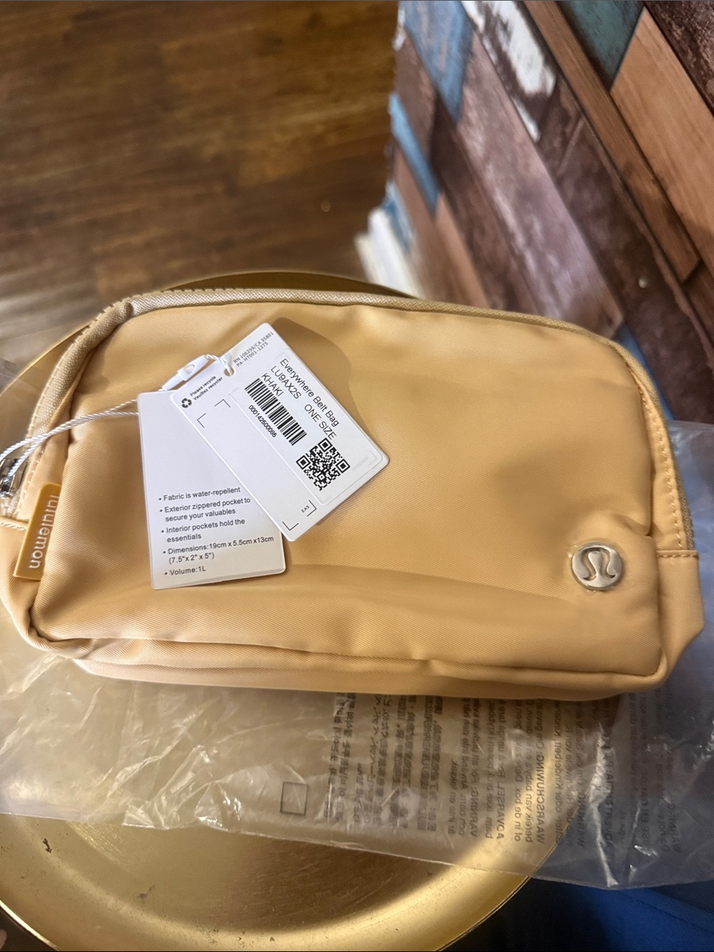 lululemon athletica 1L everywhere belt bag NWT in plastic